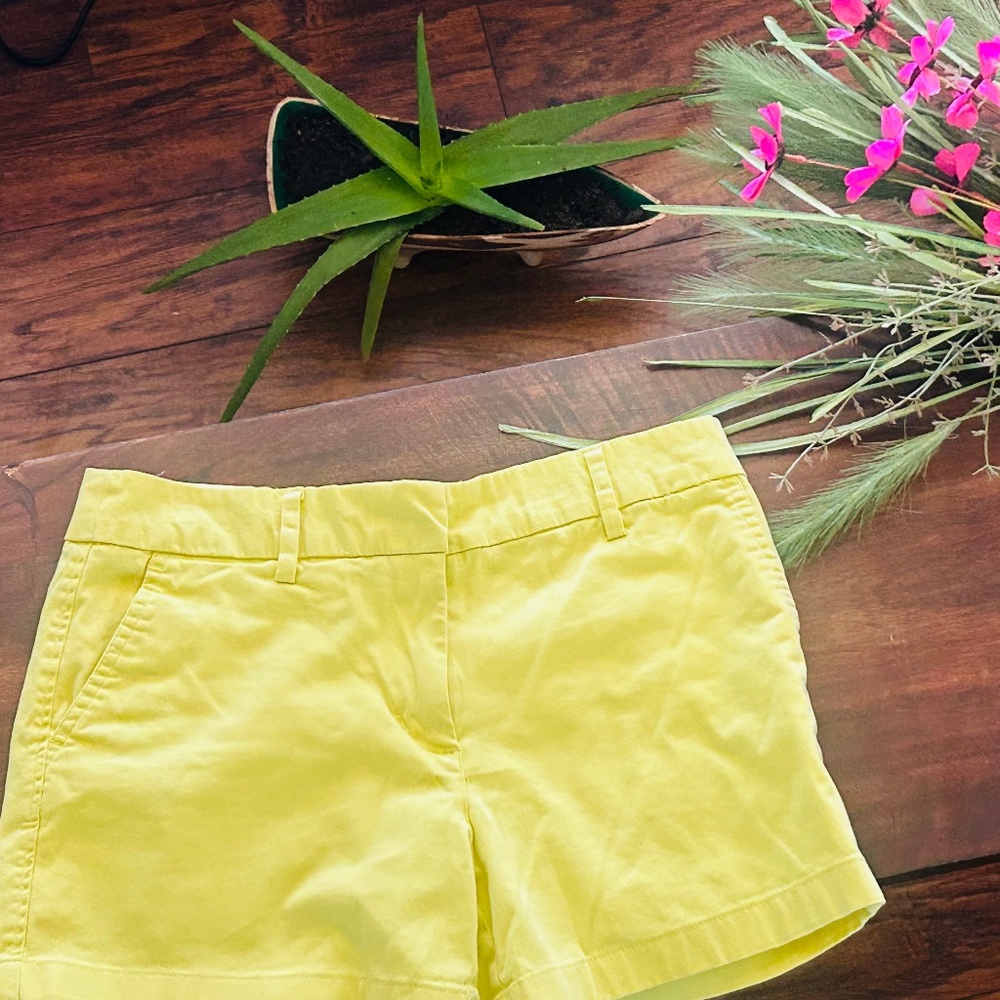 Lemon yellow Cambridge shorts